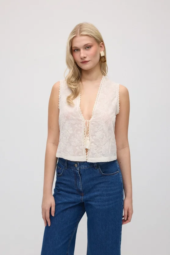 Cotton Lace Broderie Vest - Ecru - Gusto