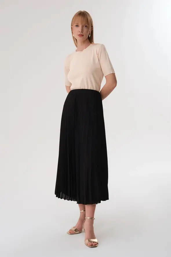 Crepe Pleated Skirt - Black - 2