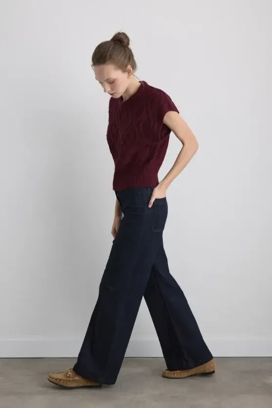 Crew-Neck Knit Sweater Vest - Mulberry - Gusto