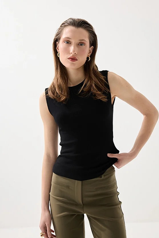 Crew Neck Sleeveless Tank Top - Black - 3