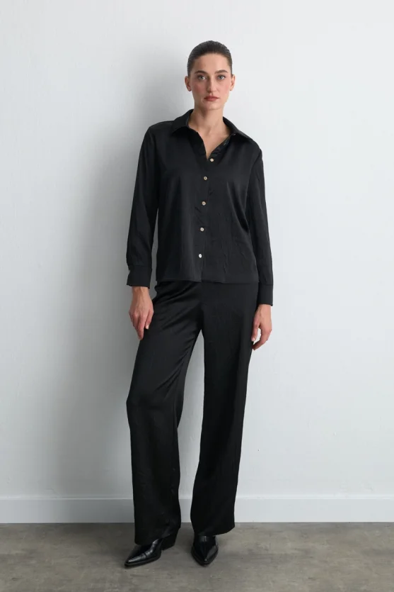 Crinkle Satin Shirt Black - Gusto
