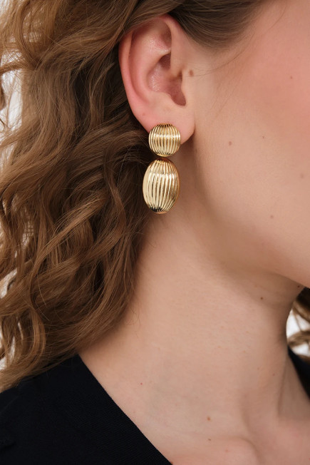 Dangling Sea Shell Earrings - Gold Gold