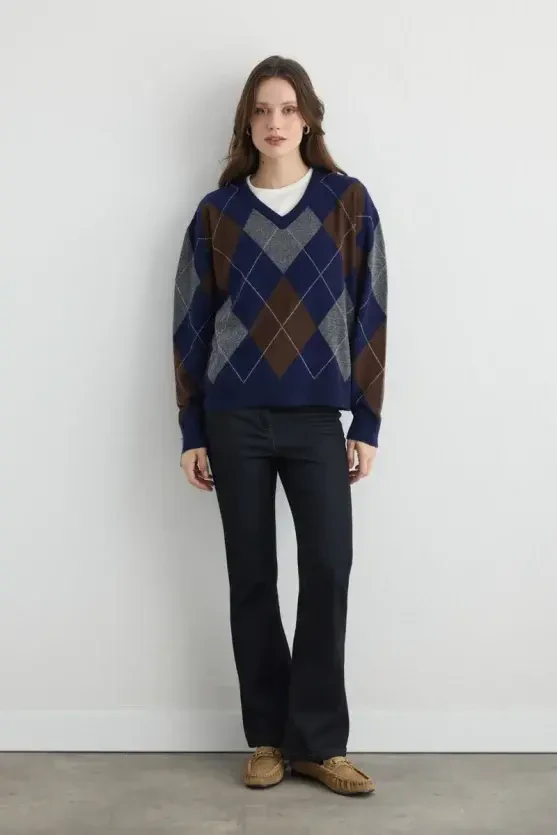 Diamond Pattern V Neck Wool Knitwear - Navy - Gusto