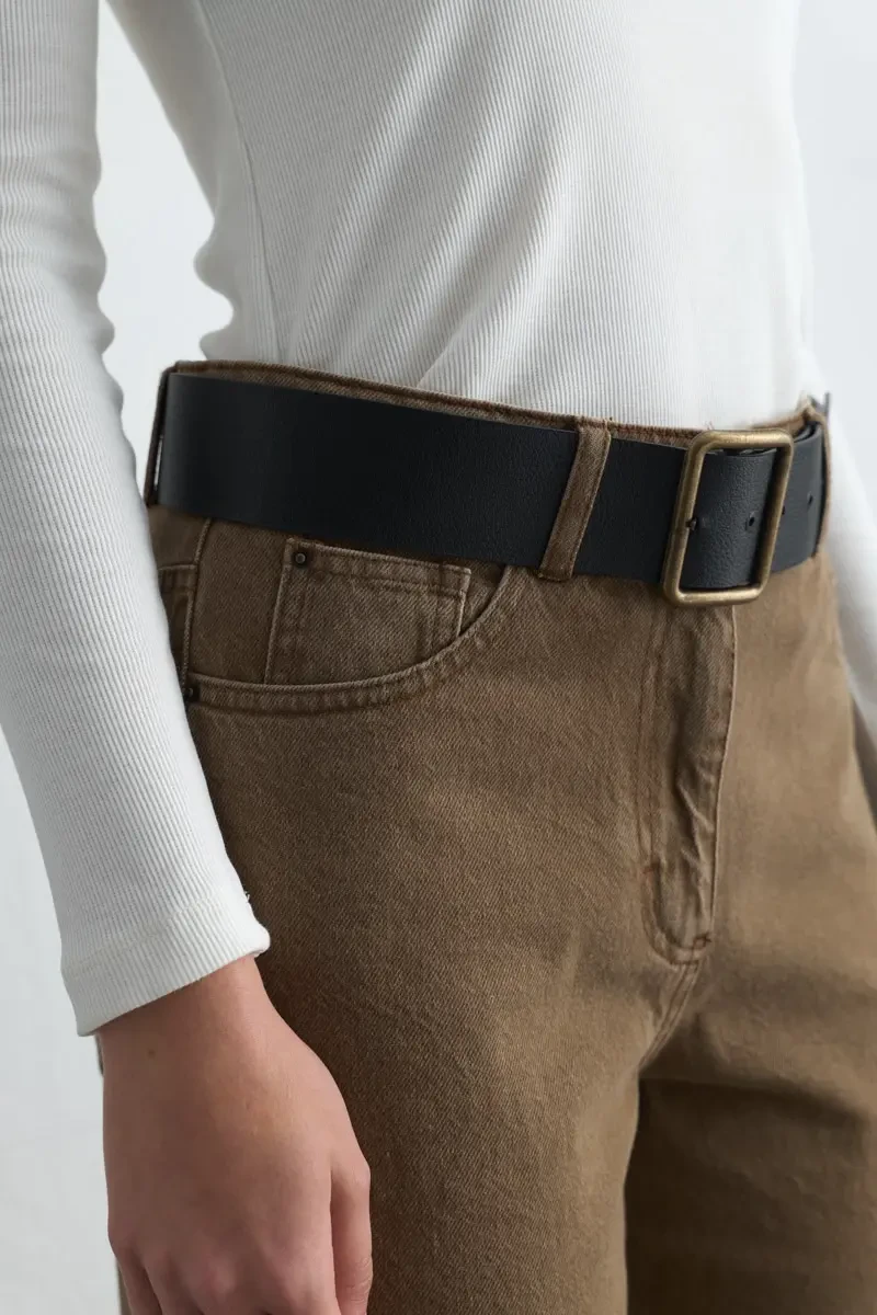 Distressed Look Leather Belt - Black - Gusto