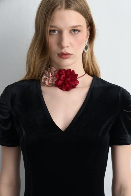 Double String Rose Brooch Red - 2