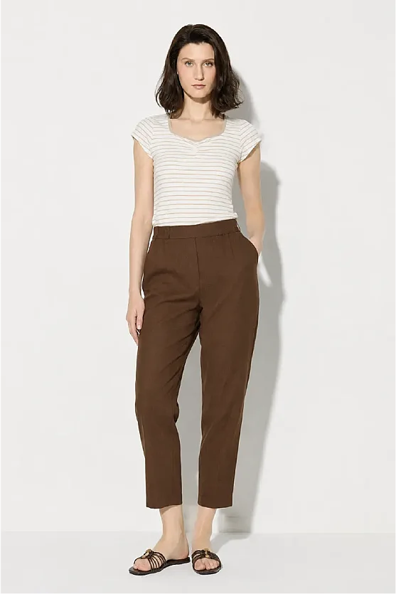Elastic Waist Carrot-Cut Linen Pants - Brown - Gusto