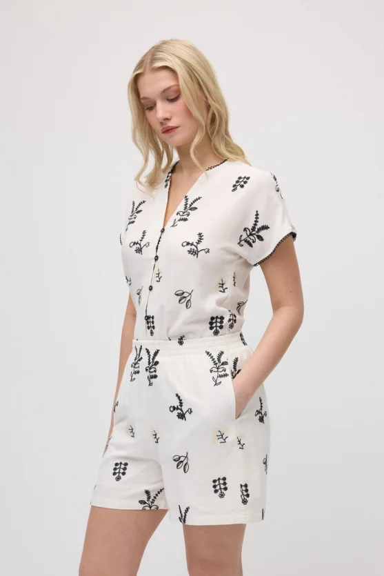 Elastic Waist Embroidered Viscose Linen Shorts - Ecru - Gusto