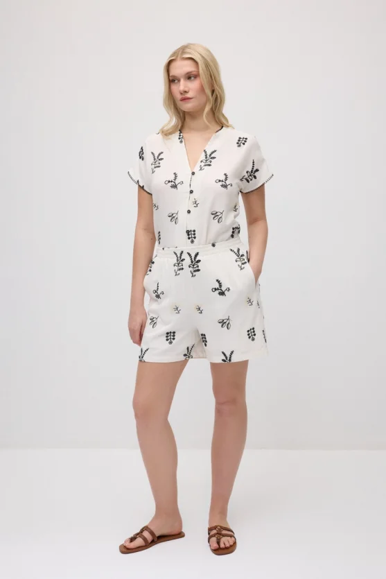 Elastic Waist Embroidered Viscose Linen Shorts - Ecru - Gusto