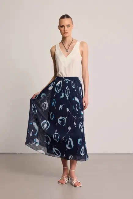 Elastic Waist Long Pleated Skirt - Navy Blue Navy Blue