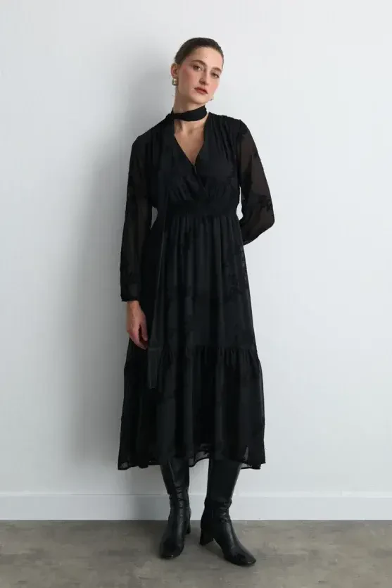Embroidered Long Chiffon Dress with Scarf Detail - Black - Gusto