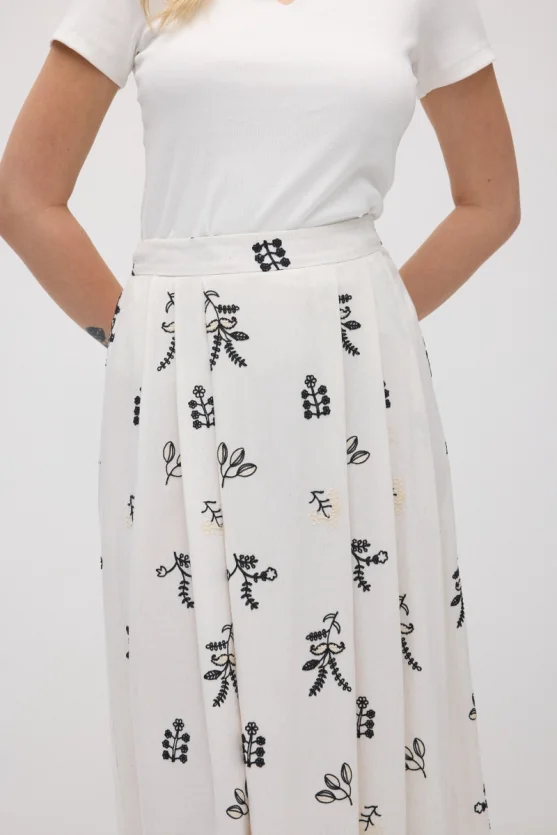 Embroidered Pleated Linen Skirt - Ecru - Gusto