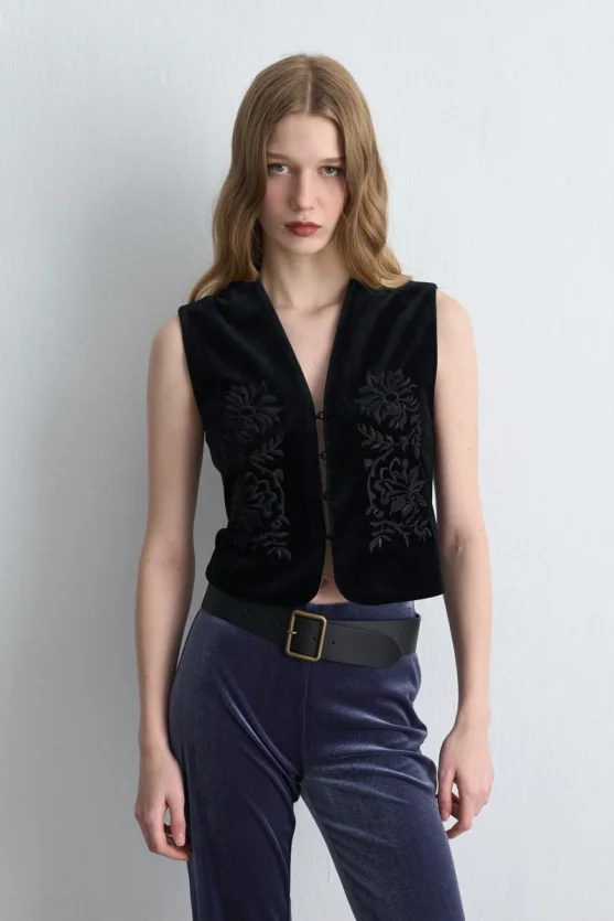 Embroidered Velvet Vest - Black - Gusto