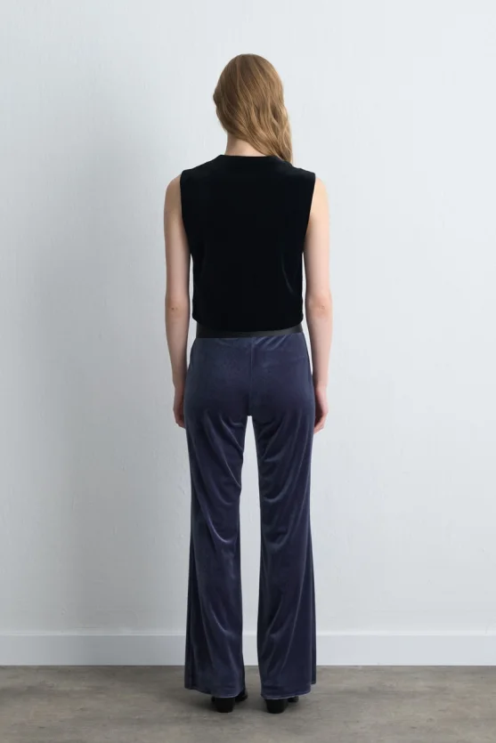 Embroidered Velvet Vest - Black - Gusto