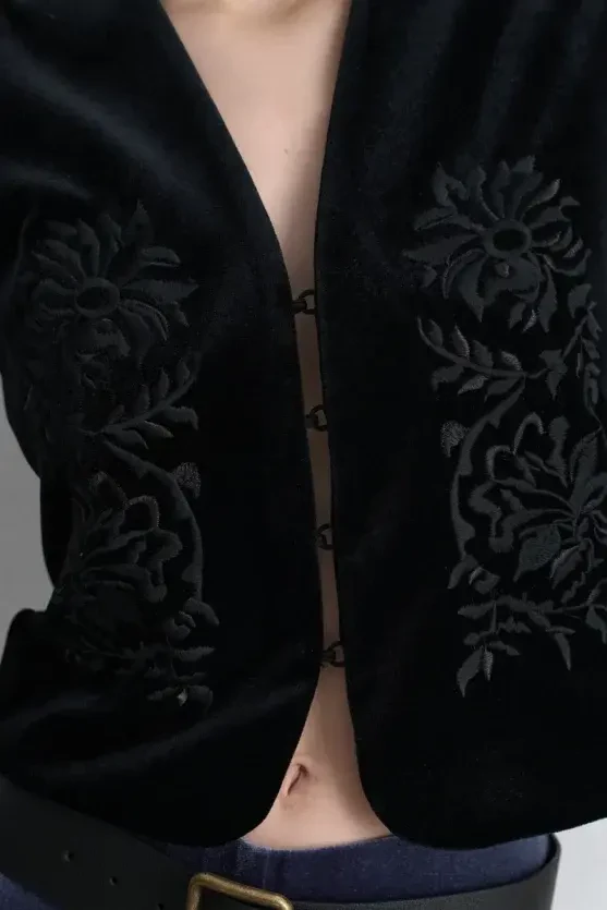 Embroidered Velvet Vest - Black - 3