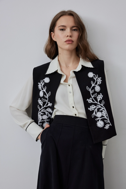 Embroidered Vest - Black - Gusto