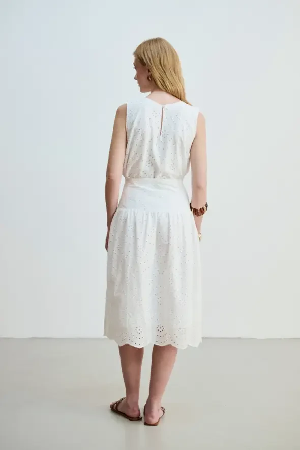 Embroidery Skirt - White - 4