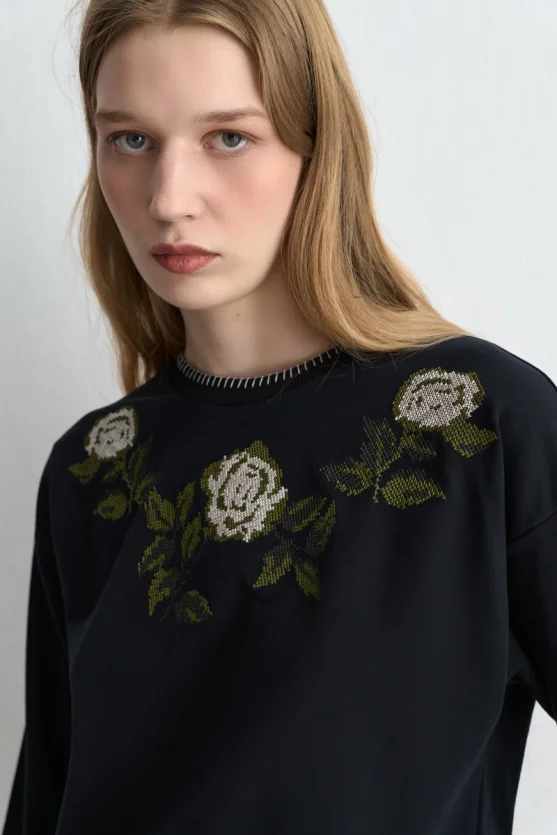 Floral Embroidered Sweatshirt Black - 3