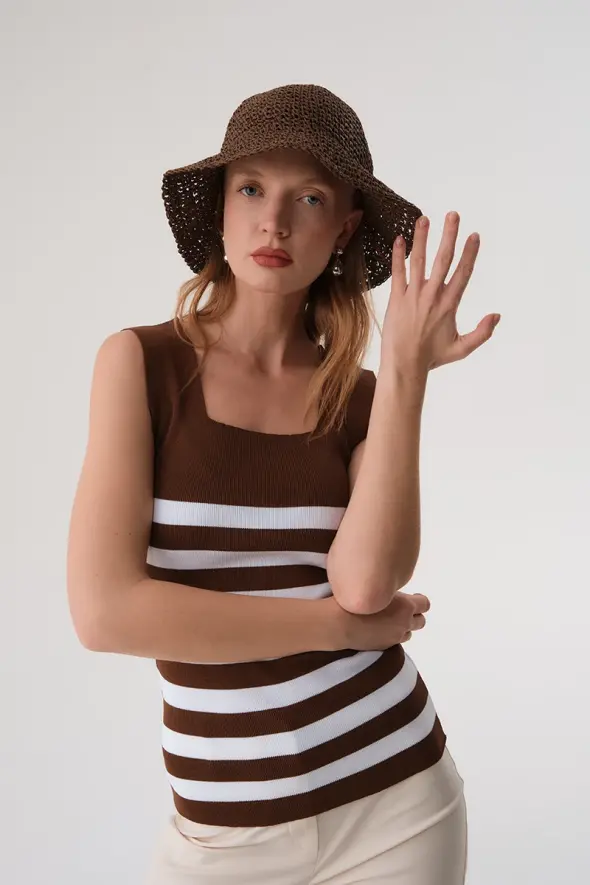 Foldable Straw Hat - Brown - 1