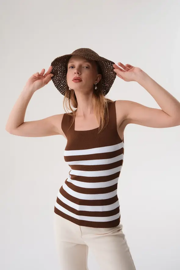 Foldable Straw Hat - Brown - 2