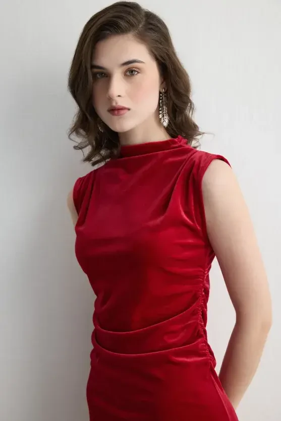 High Neck Sleeveless Velvet Mini Dress - Red - Gusto