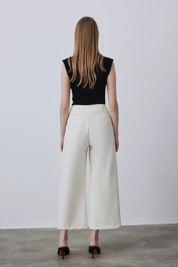 High Waist Buttoned Pants - Ecru - 5