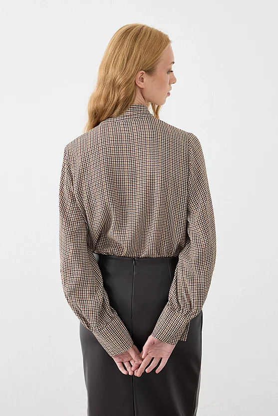 Houndstooth Scarf-Neck Shirt - Beige - Gusto