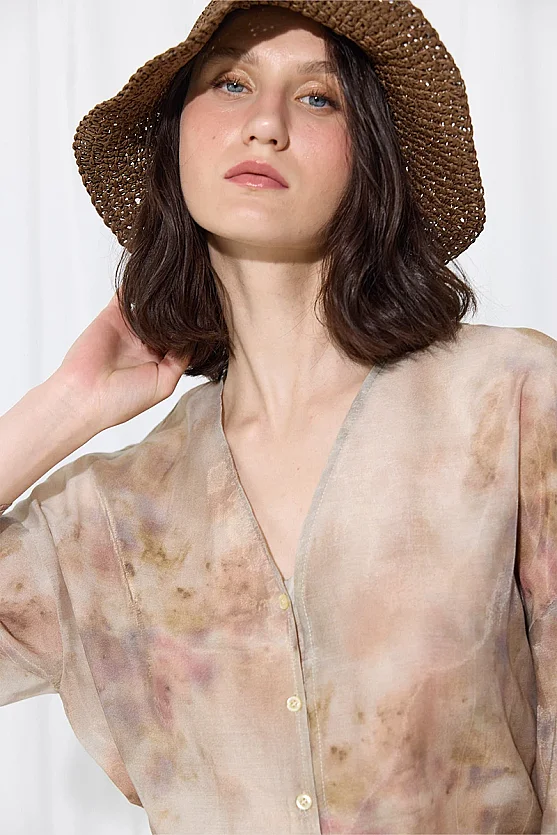 İz Collection V-Neck Tencel Shirt - Mink - Gusto