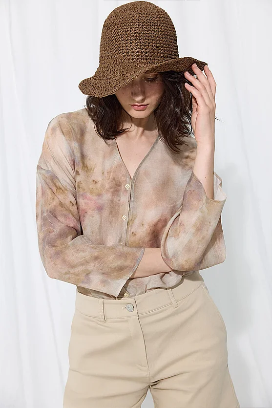 İz Collection V-Neck Tencel Shirt - Mink - Gusto