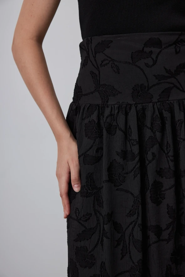 Jacquard Patterned Shirred Skirt - Black - 4