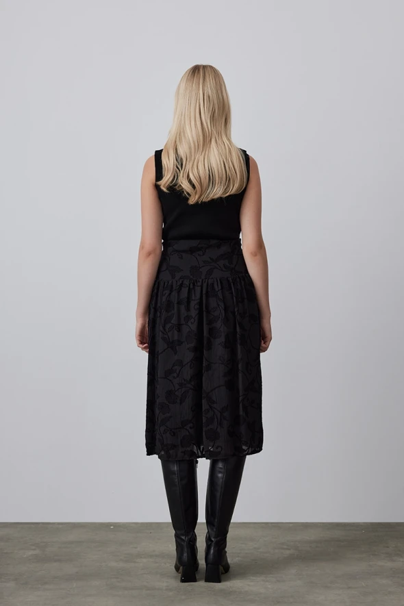 Jacquard Patterned Shirred Skirt - Black - 5