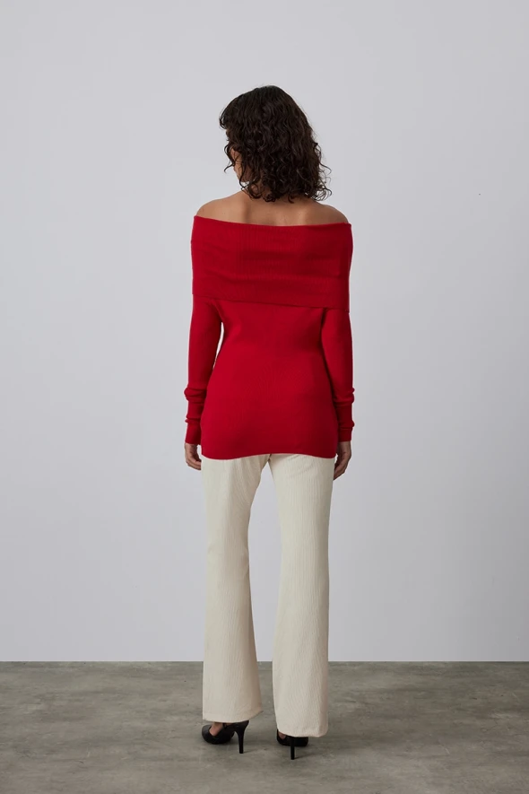 Knitwear with Madonna Neck- Red - 5