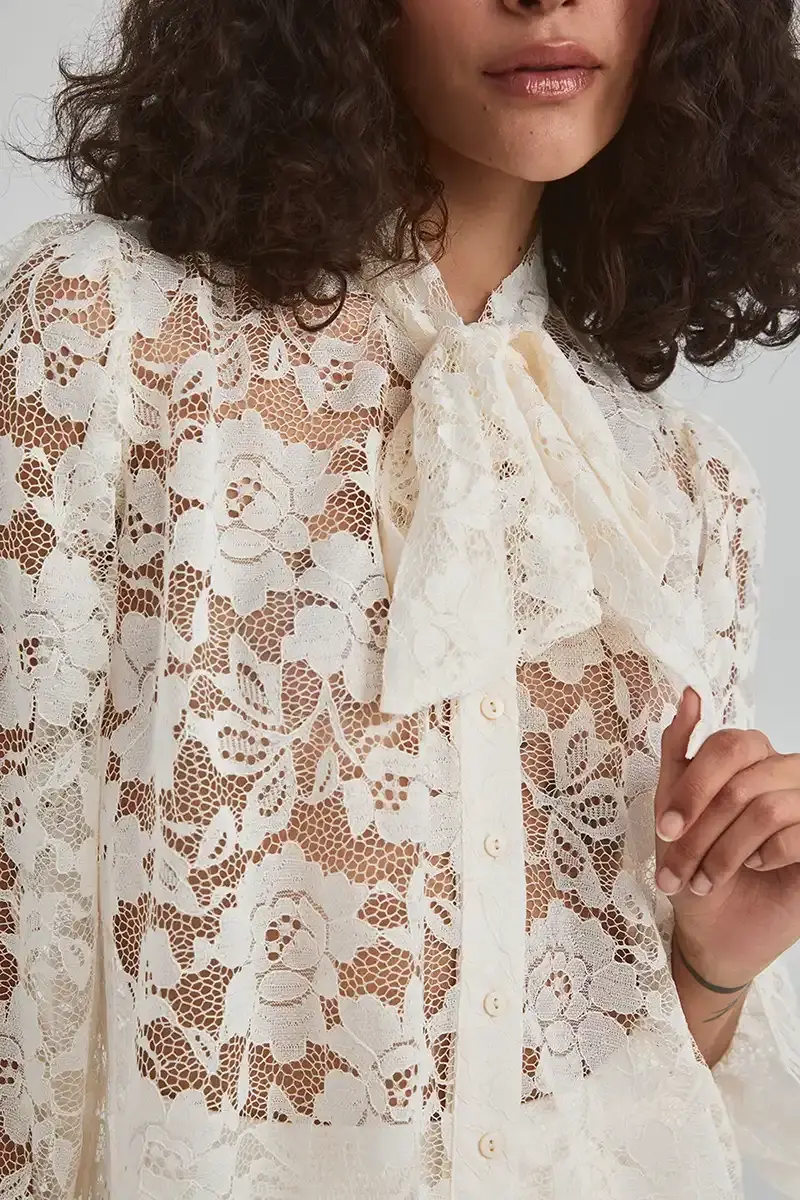 Lace Blouse Tied at the Neck - Ecru - 3
