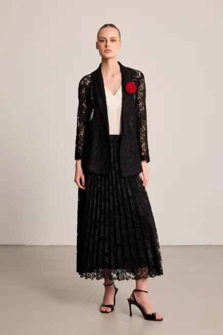 Lace Pleated Long Skirt - Black Black