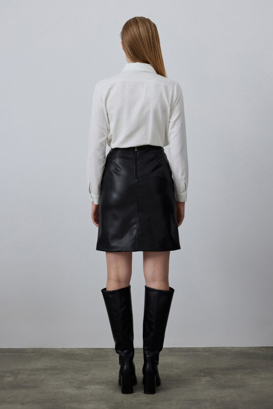 Leather Mini Skirt - Black - Gusto