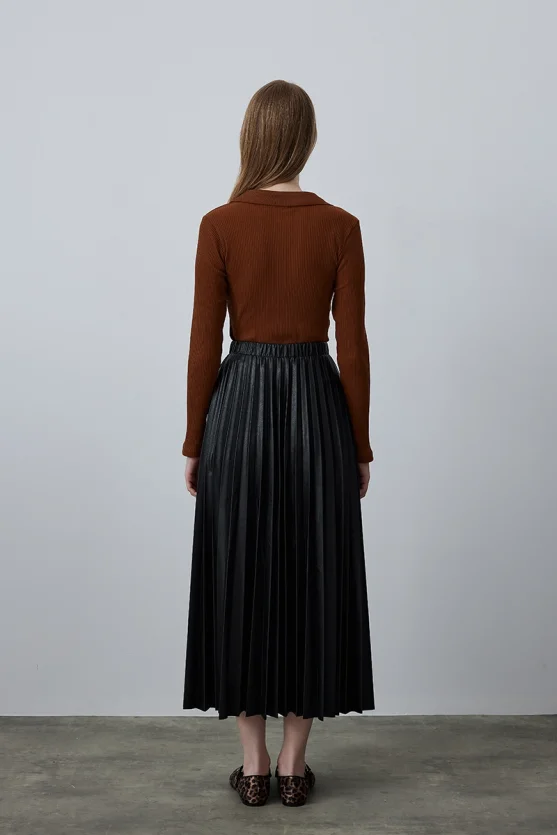 Leather Pleated Skirt - Black - Gusto