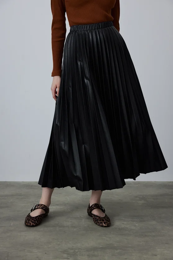 Leather Pleated Skirt - Black - 3