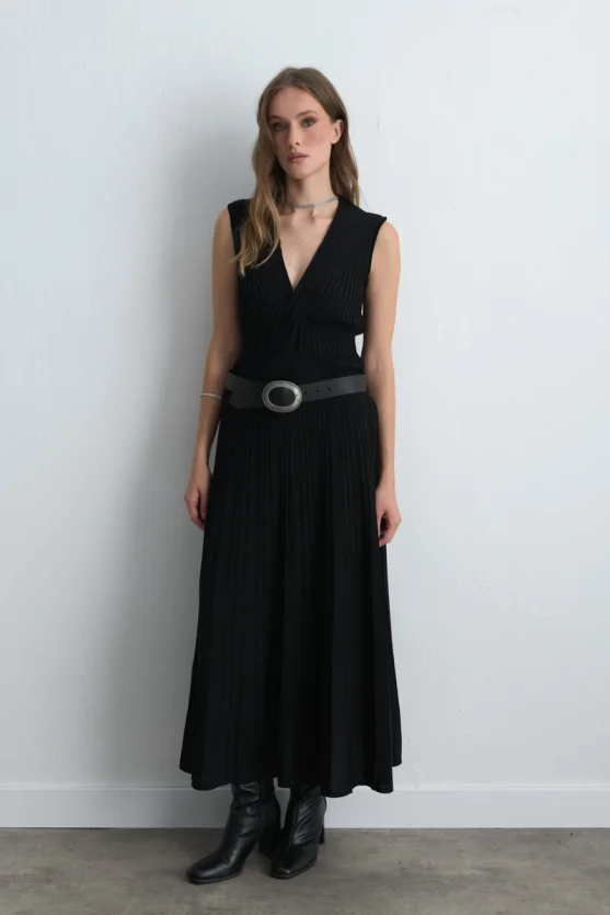 Long Pleated Knit Skirt Black - Gusto