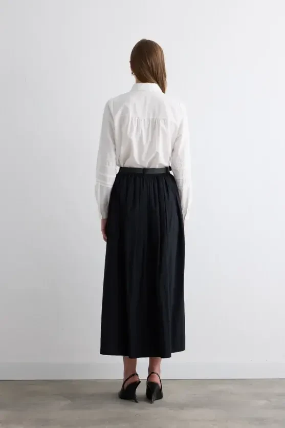 Long Skirt with Drawstring Waist - Black - Gusto