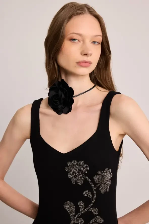 Long String Rose Brooch Necklace - Black - 1