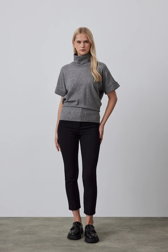 Low Sleeve Knitwear with Turtleneck - Grey - 2