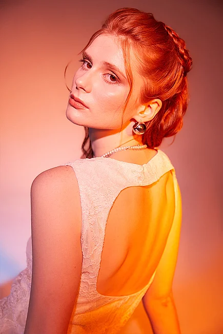 Open-Back Stretch Lace Dress - White - Gusto