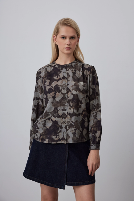 Patterned Blouse with Judge Neck - Black Black