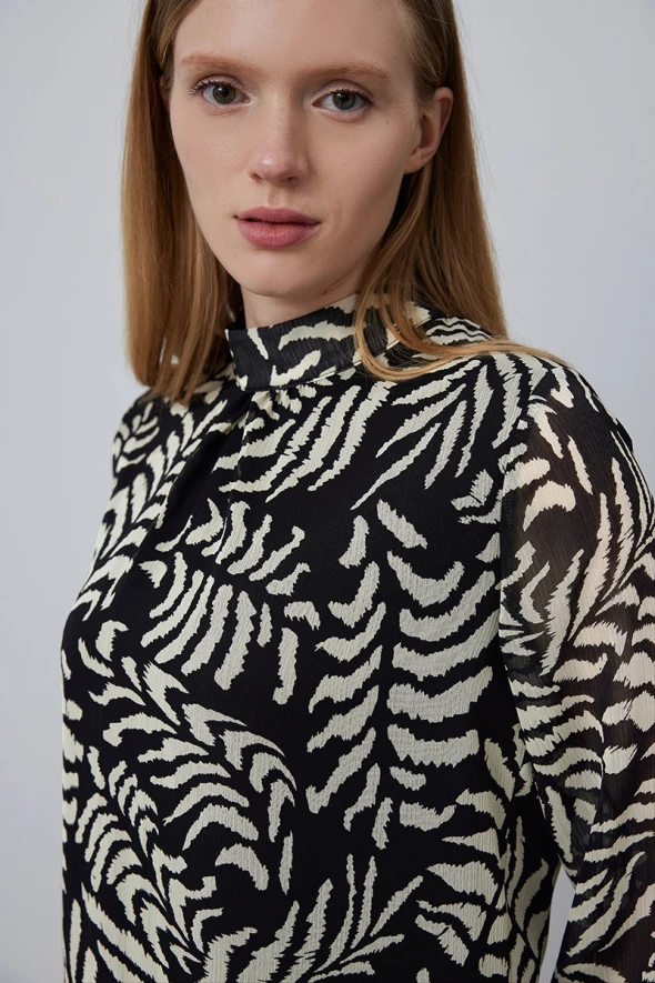 Patterned Blouse with Stand Collar - Black - 3