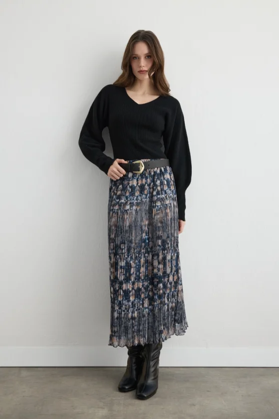 Patterned Long Pleated Skirt Navy Blue - Gusto