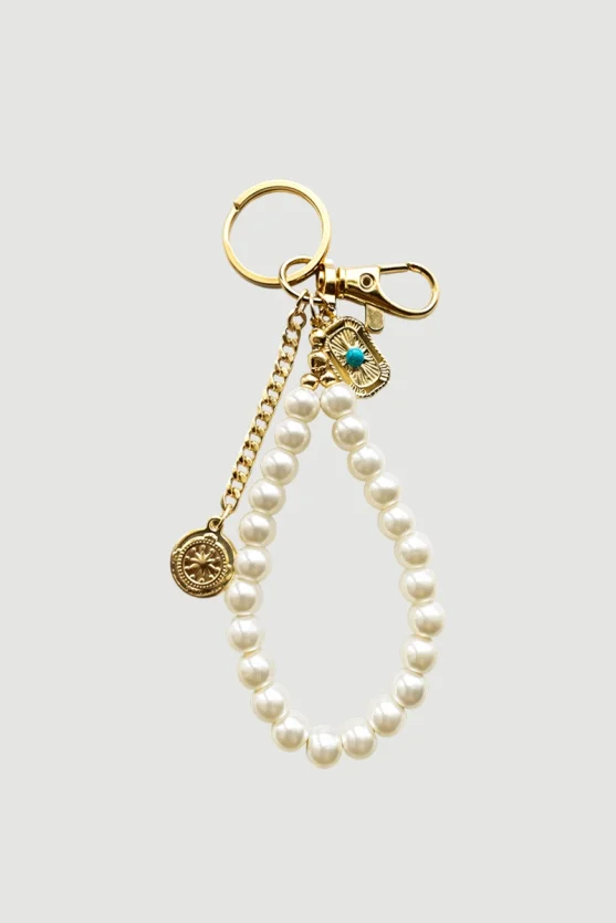 Pearl-Accented Keychain - Gold - Gusto