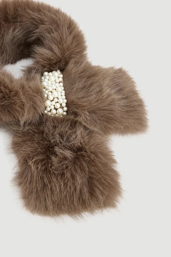 Pearl Embellished Faux Fur Neckwarmer Mink - Gusto