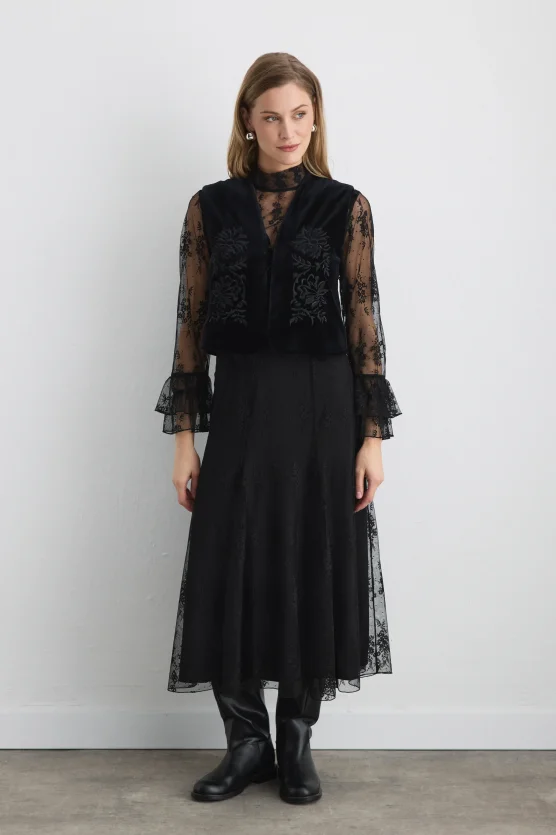 Phoenix Collection Long Lace Skirt Black - Gusto
