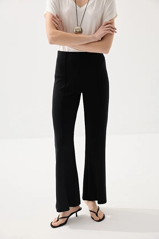 Pintuck Detail Flared Knit Pants - Black - 2