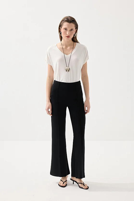 Pintuck Detail Flared Knit Pants - Black - Gusto