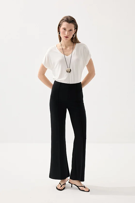 Pintuck Detail Flared Knit Pants - Black - Gusto